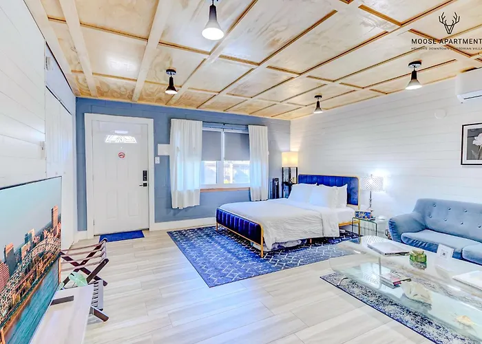 The Moose #3 - Modern Luxe Studio With Free Gated Parking & Wifi